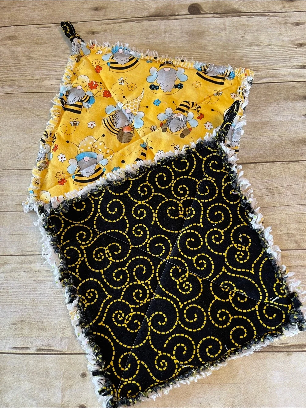 Rag Quilted Bees & Gnomes Hot Pad/Potholders Set of 2